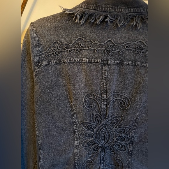 Boho Giovanni Hawaii Jacket in 100% Peruvian Cotton Hand Embroidery & Frayed Hem - Picture 10 of 16